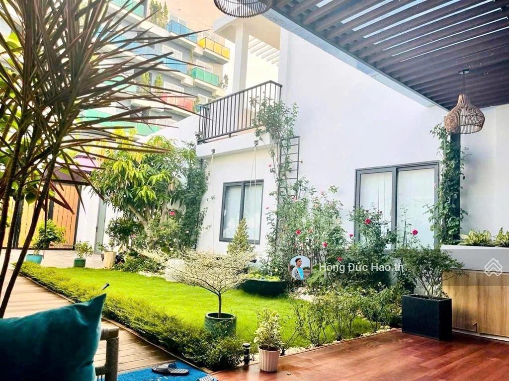 Bán nhà mt ngay quốc hương, thảo điền, quận 2. dt 11 x 27m. xd hầm  7 tầng. giá bán 88 tỷ