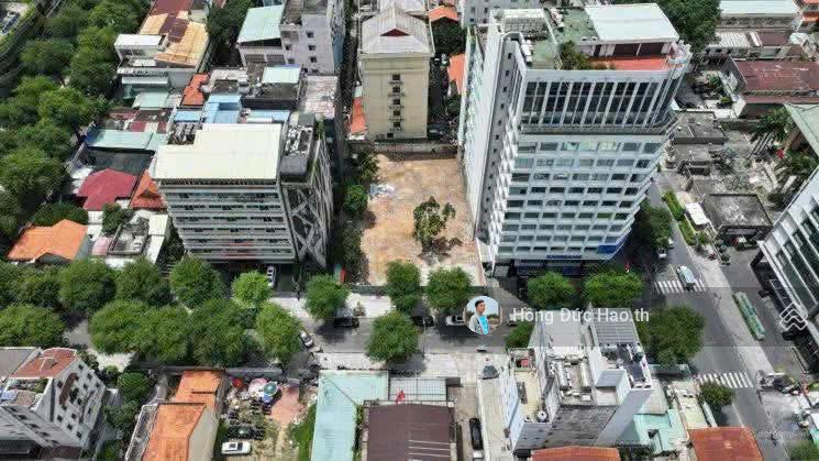 Bán đất mt đường nguyễn văn thủ, đa kao, quận 1, dt 31 x44m. ctxd 3 hầm  15 tầng. giá 1300 tỷ