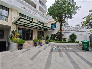 Bán tòa chdv mt lý phục man, bình thuận, quận 7. dt 12x45m. hầm7 tầng hđt 850 triệu. giá 140 tỷ