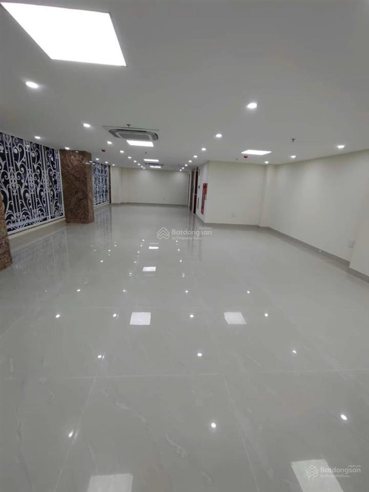 Toà văn phòng mặt phố phạm văn đồng, 207m2, 8 tầng, lô góc, vỉa hè rộng, kinh doanh, giá 70 tỷ