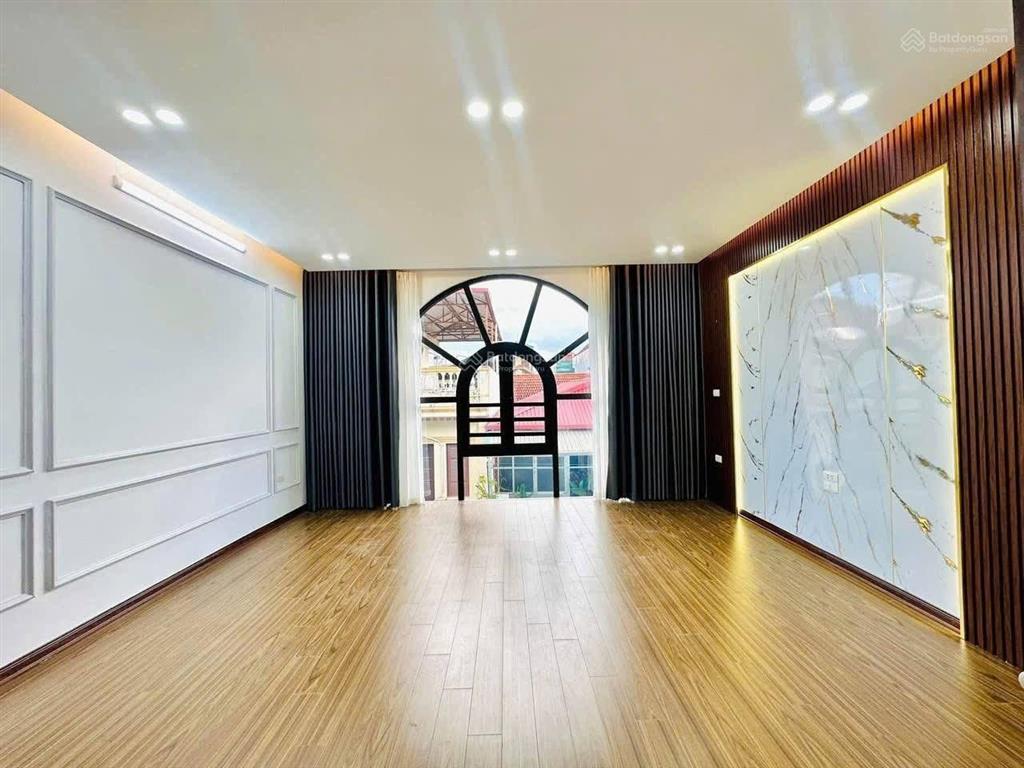 Bán nhà phố giảng võ, 53m2, 6 tầng thang máy, mặt tiền 5m, ngõ trước nhà ô tô tránh, đẹp long lanh