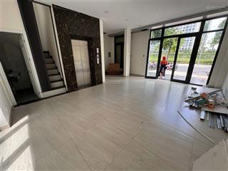 Chính chủ gửi cho thuê nhà phố vinhomes grand park, 30 triệu, 84m2, trục d9, 5 tầng có thang máy