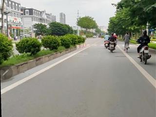 Bán nhà hòe thị  ô tô đỗ cổng + dừng đỗ ngày đêm  s= 35m2  giá 6.85 tỷ.