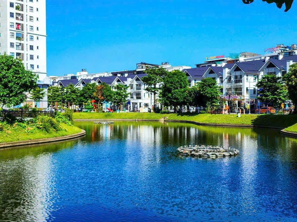 Chính chủ cần bán căn hộ lô góc 3n + 2vs view hồ điều hòa hateco apollo xuân phương
