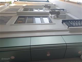 Bán nhà lai xá lô góc 15m ra ô tô tránh, dừng đỗ ngày đêm s= 42m2 mt=5.4m giá chào 6.65 tỷ.