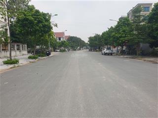 Bán đất lai xá phân lô  lô góc ô tô vào đất s= 60m2 mt=4m giá chào 6.4tỷ