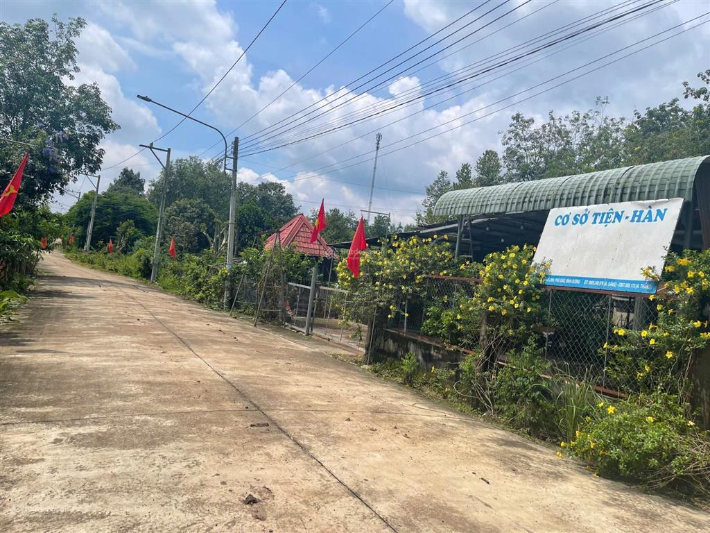 Bán lô đất đẹp gần trường học thuộc tp.hcm, cách trục đường dh507 chỉ 200m giá 490 triệu. shr