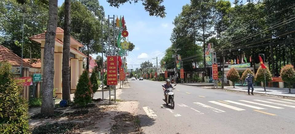 Cần bán lô đất full thổ sau trường học, giá 490 triệu, sổ hồng riêng, cách trục dh507 chỉ 100m