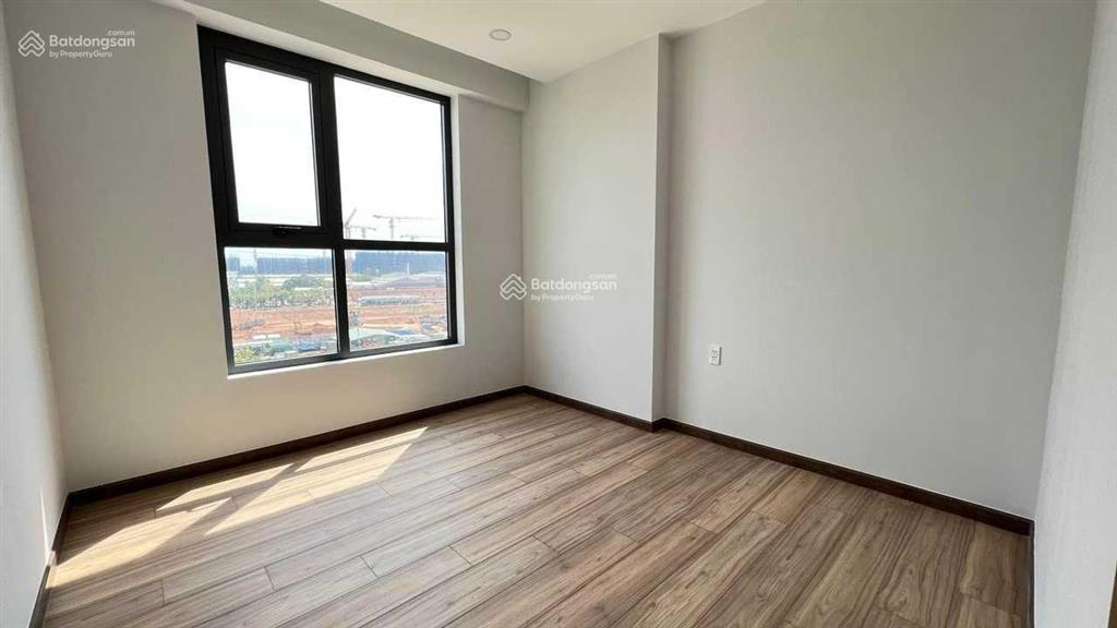 Bcons polygon, căn góc 65m2 3pn  2wc, căn góc hướng nam, view landmark, giá 2,85 tỷ sẵn sổ hồng