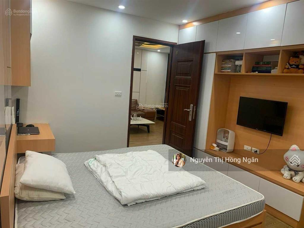Chính chủ cần bán gấp căn hộ 70m2 thiết kế 2pn, 2wc dự án home city, 177 trung kính, giá 6 tỷ