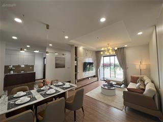 Chính chủ bán căn hộ 2 ngủ 83m2 tại dự án golden palm, tầng trung ban công đông nam giá 7 tỷ