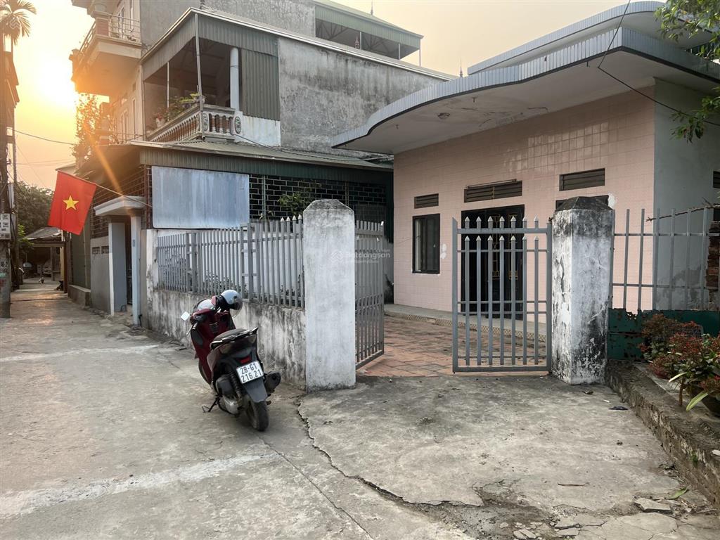 Bán lô đất 114m2 tại tiểu khu 8, giáp bưu điện thị trấn lương sơn hòa bình, giá rẻ cơ hội đầu tư