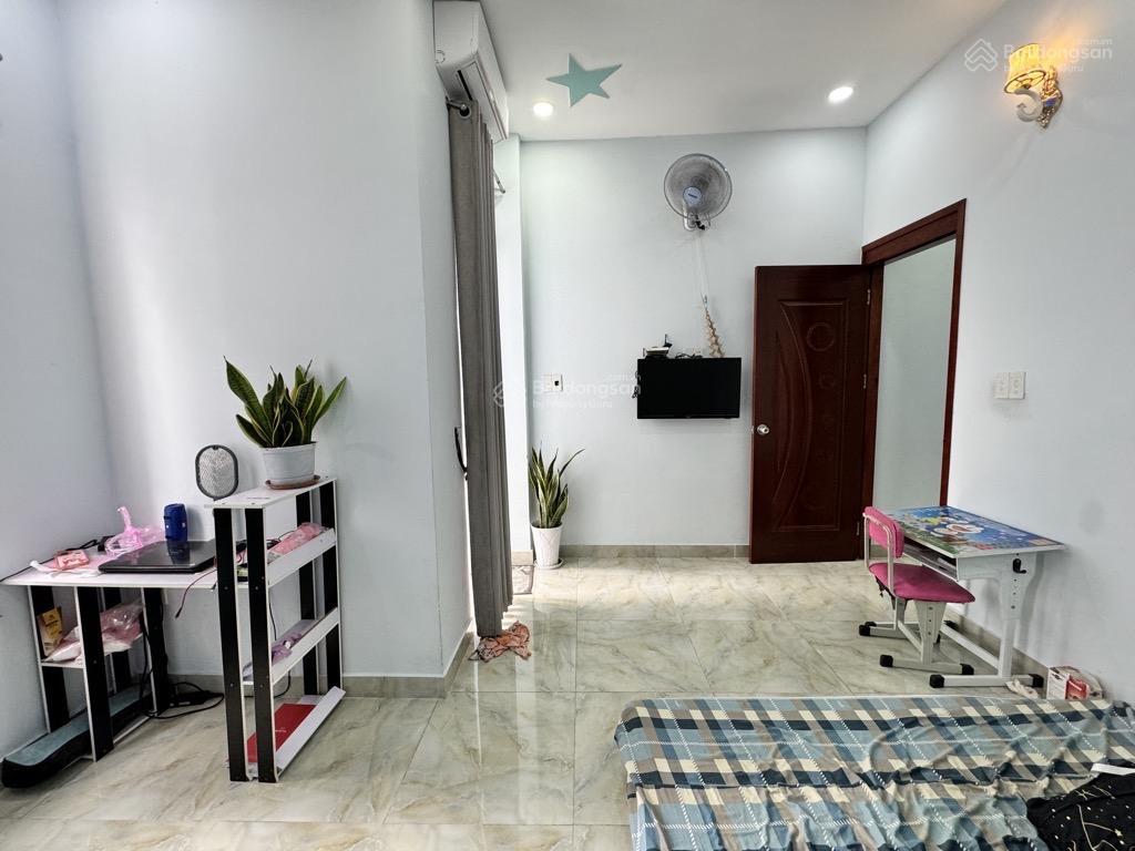 Cần bán gấp nhà nguyễn tư giãn p.12  60m2 (4x15)  3 phòng  hẻm xe hơi cách mt 1 căn  chỉ 6 tỷ