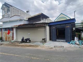 Nhà mặt tiền đường nhựa 12m sầm uất. sổ hồng riêng. chỉ nhỉnh 4tỷ. nhà đẹp . giáp quận 12