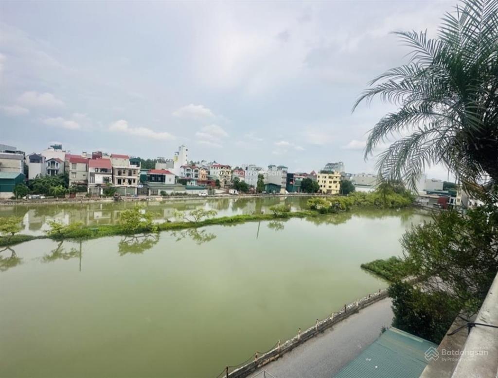 Ô tô tránh mặt tiền khủng có vỉa hè vị trí đẹp view hồ  kinh doanh  78 m2  vườn hồ  cự khối