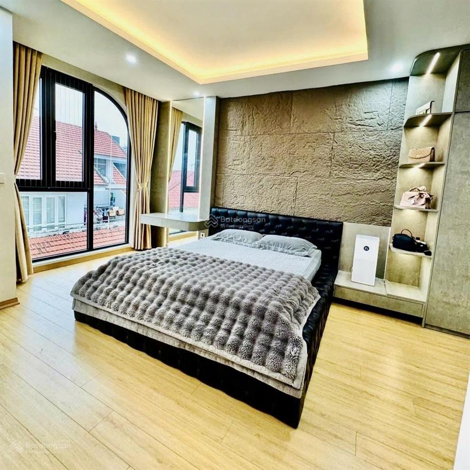Hoàng văn thái, lô góc, 48m2, 8,6 tỷ, trước nhà rộng thoáng, gần mặt phố