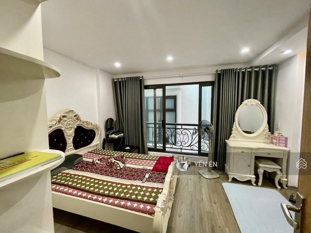 Bán nhà trường chinh 7 tầng thang máy 1 nhà ra phố 4,6 mặt tiềnnhỉnh 10 tỷ