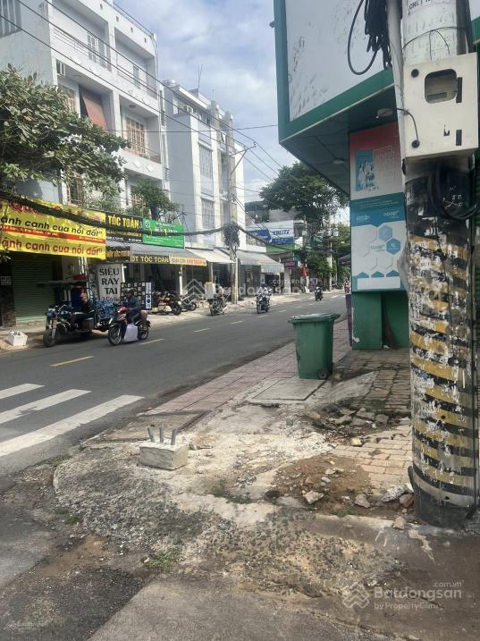 Bán nhà mt đỗ bí dt 4.2m x 20m  c4  7.8 tỷ khu dân trí cao