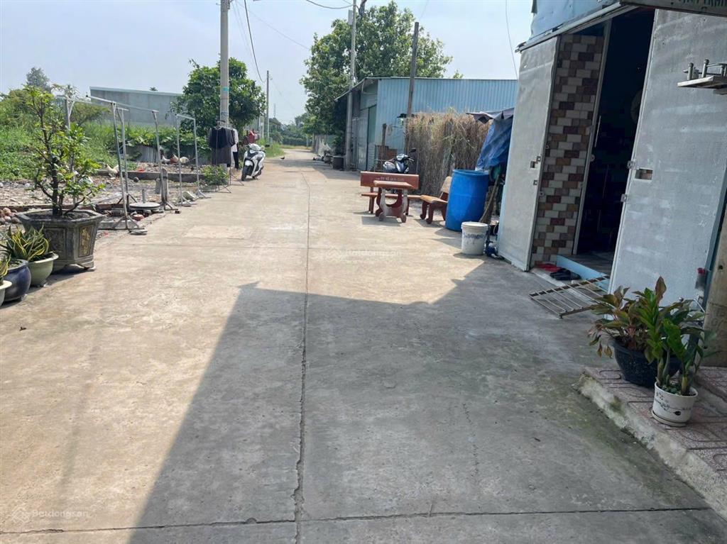 Đất ngay chợ ấp 7 bình mỹ  củ chi, đường bê tông 5m, 183m2 5.5x33m, giá cực tốt, chủ ngộp bank