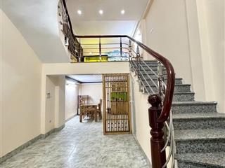 Bán nhà tây mỗ nam từ liêm ô tô dừng đỗ cổng  15m ra chợ. nội thất đầy đủ . dt 35m2 x5t. 6.95 tỷ