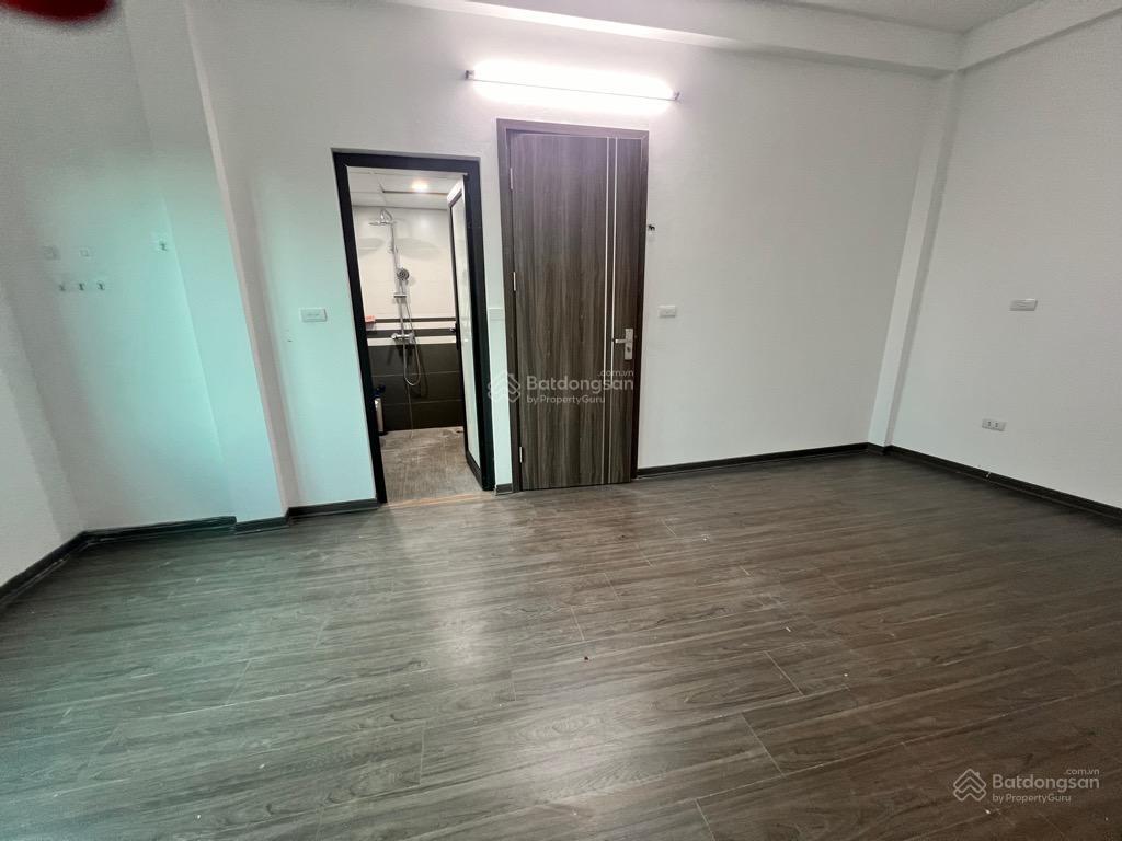 Bán nhà riêng quang tiến nam từ liêm,chỉ 6,5 tỷ có nhà mới dt 37m2 x 5 tầng thang máy. 20m ra ô tô