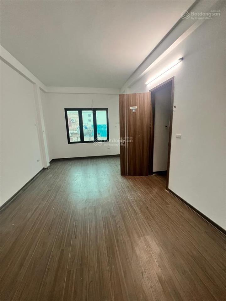 Bán nhà riêng quang tiến nam từ liêm,chỉ 6,5 tỷ có nhà mới dt 37m2 x 5 tầng thang máy. 20m ra ô tô