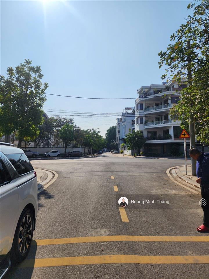 Chính chủ bán lô đất lô góc cực đẹp view công viên khu 31ha trâu quỳ gia lâm hà nội
