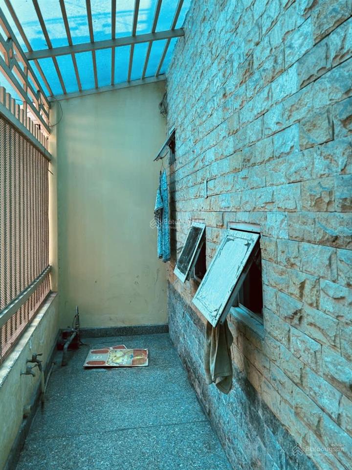 Cực hiếm..! nhà 2 mặt tiền hẻm xe hơi q.1. đừơng nguyễn cảnh chân cách mặt tiền chỉ 15m.