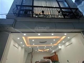 Nhà đẹp phố việt hưng  ô tô vào nhà  đường thông 10 m ra khu biệt thự vinhomes
