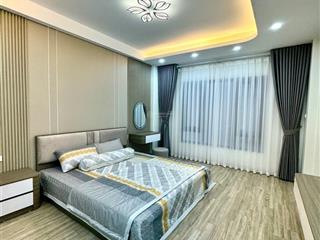 Ngọc lâm  nhà rộng  thang máy  sd 62m2 5 tầng 11 tỷ hơn