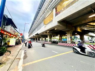 Giảm mạnh 2 tỷ, 59tr/m2 đất góc cách nhà ga metro chỉ 300m, cách mặt tiền 1 căn nhà, 14m x 17m