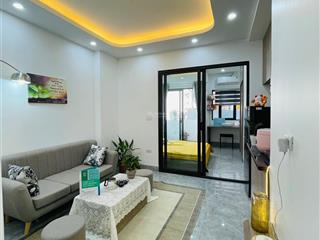 Căn hộ xinh xinh mặt phố pháo đài láng 1k1n full đồ