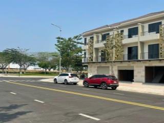 Bán shophouse mặt tiền trục thông đối diện tttm dịch vụ 5.2ha của vsip