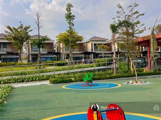 Bán biệt thự 250m2 vip nhất bình dương chỉ tt 3ty4 nhận nhà