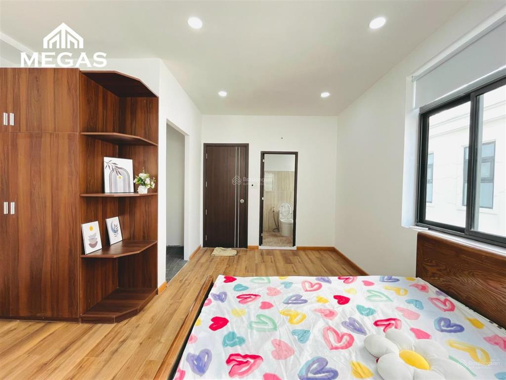 Phòng full nội thất  siêu rộng ánh sáng tốt  ngay mai chí thọ, quận 2