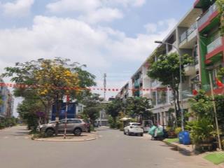 Bán lô đất mặt tiền đường nhựa dt 2228m2 ngay khu sầm uất ngã tư bốn xã, nhỉnh 30 tỷ