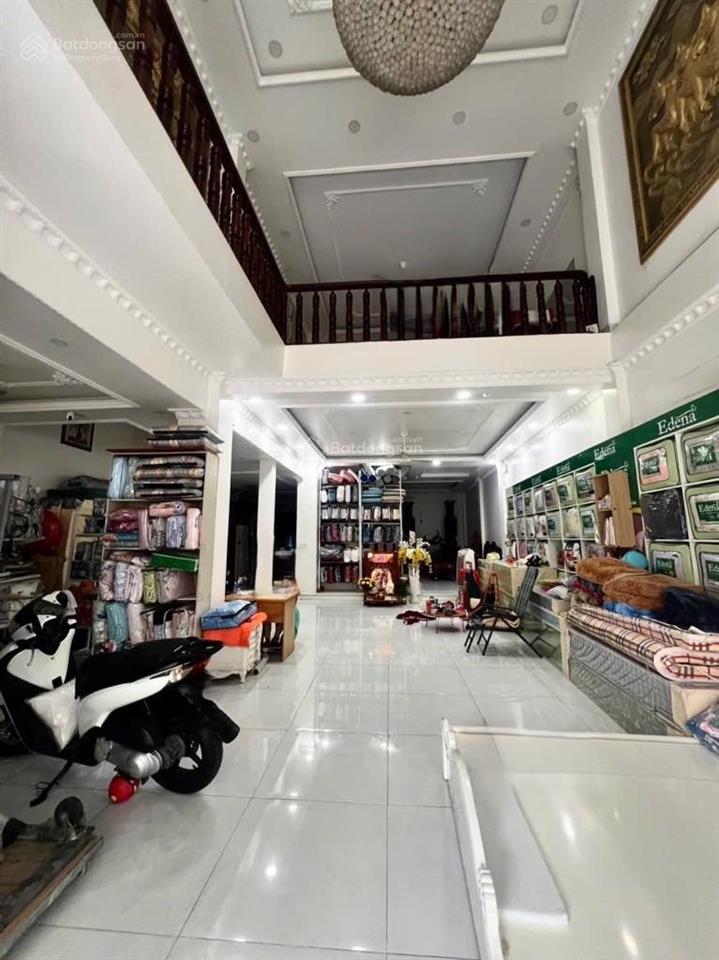 Gấp bán lô đất full thổ cư ngay gần chợ phú lâm dt 8 x 32m giá chỉ nhỉnh 18 tỷ