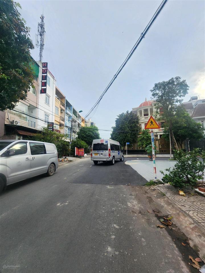 Bán đất tặng nhà 2 tầng ngay tỉnh lộ 10 dt 23 x 41.3m full thổ cư dòng tiền ổn định giá chỉ 40 tỷ