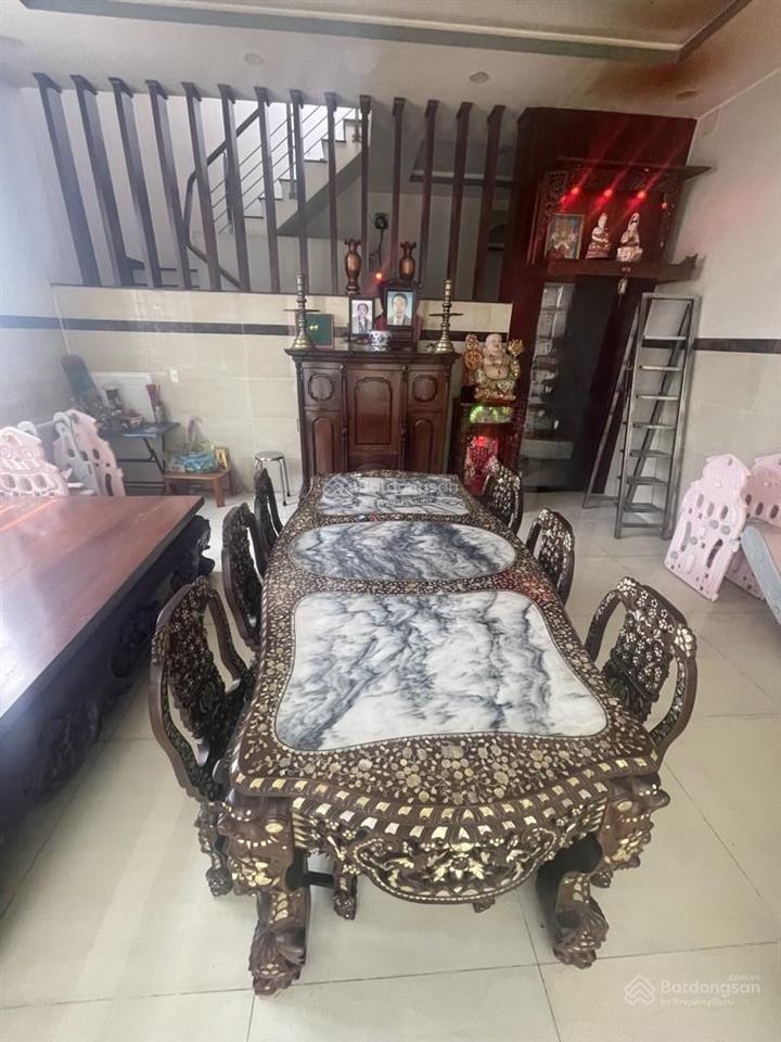 Bán đất tặng nhà 2 tầng ngay tỉnh lộ 10 dt 23 x 41.3m full thổ cư dòng tiền ổn định giá chỉ 40 tỷ