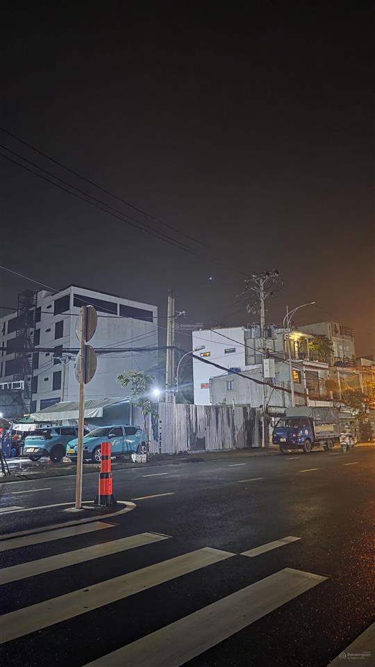 Bán nhà kho full thổ cư, 10 x 40m vuông a4, ngay khu sầm uất tên lửa giá nhỉnh 17 tỷ