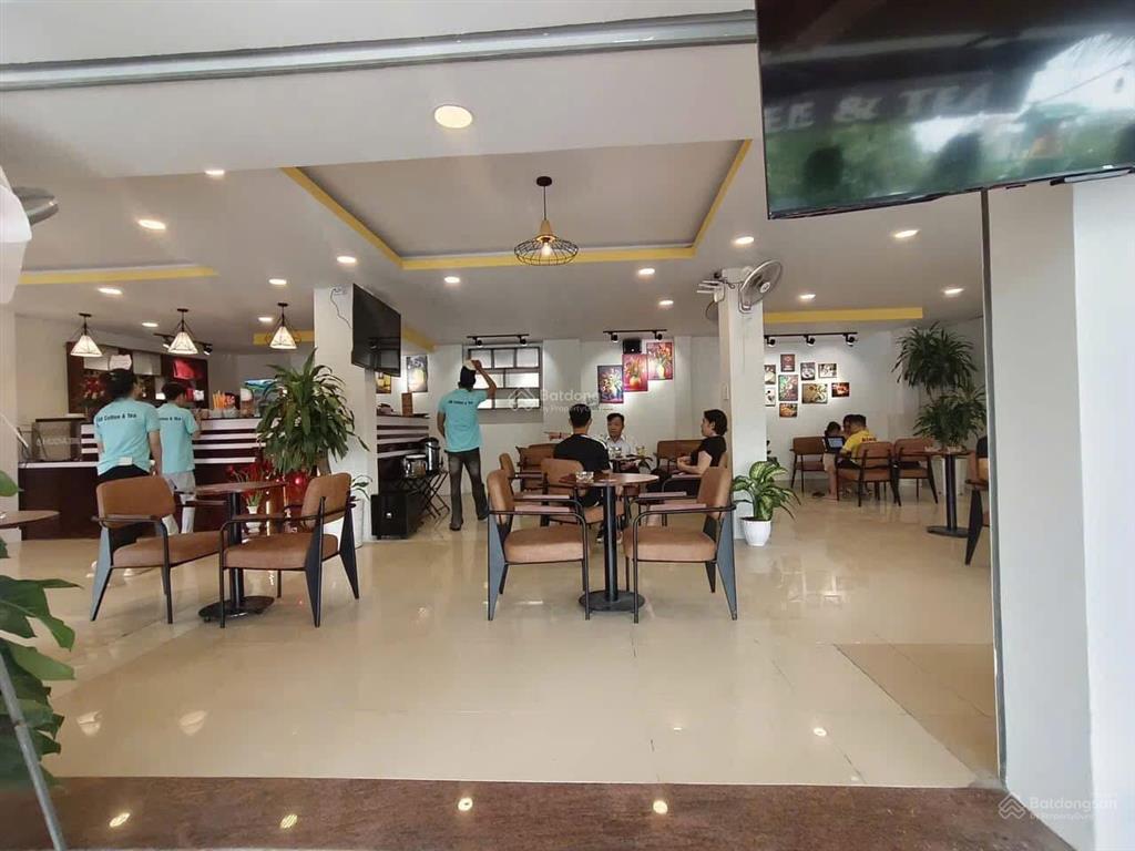 Sang nhượng quán cafe 40x16m, khu dân cư an sương, quận 12, hiện đang hoạt động bình thường