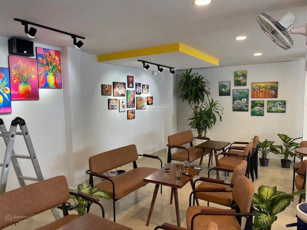 Sang nhượng quán cafe 40x16m, khu dân cư an sương, quận 12, hiện đang hoạt động bình thường