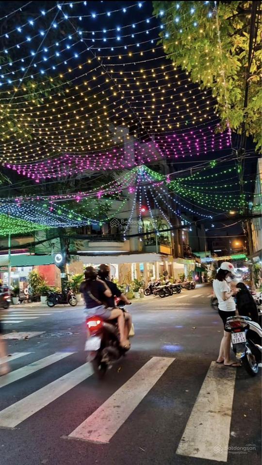 Sang nhượng quán cafe 7x20 căn góc 2 mặt tiền nguyễn hậutân phú, mặt bằng 22tr không tăng giá