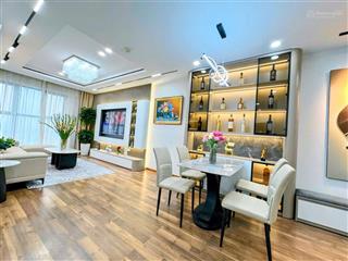Bán căn góc 3 ngủ + 1, tầng trung, view thoáng cầu vĩnh tuy, giá thương lượng  0968 602 ***