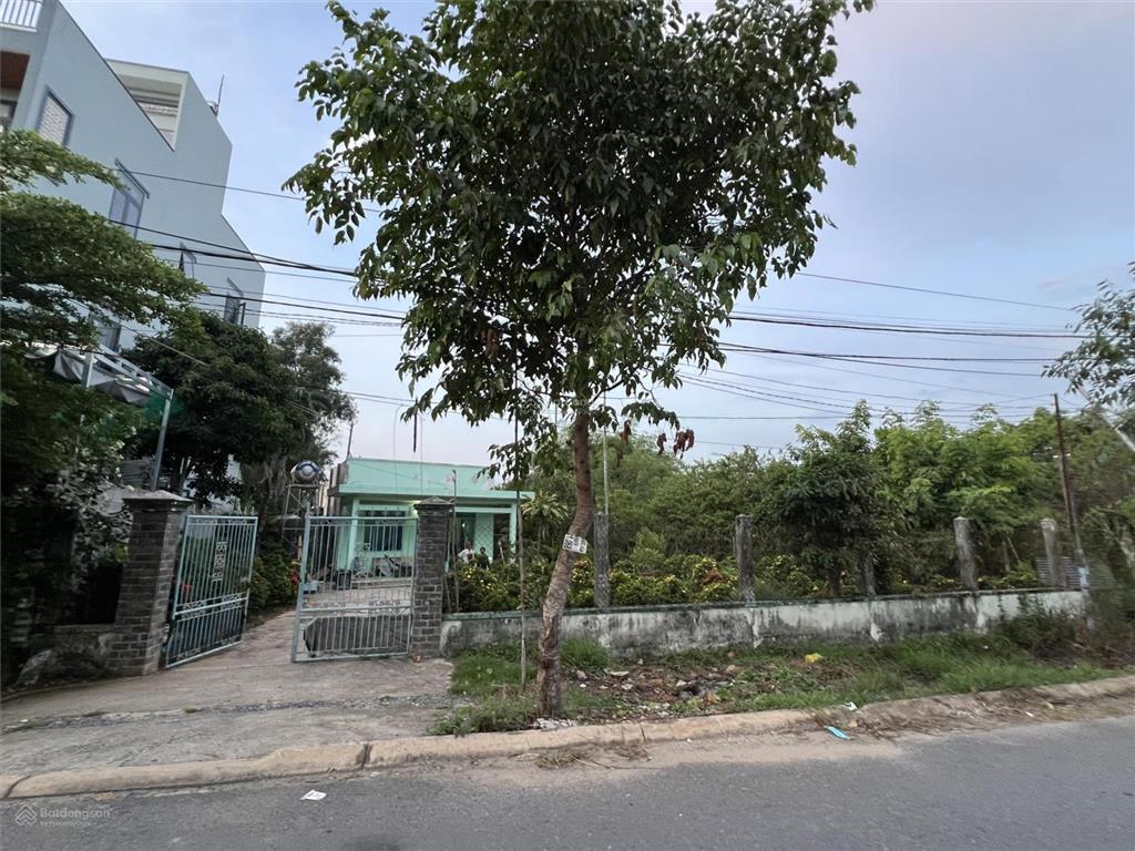 Đất thị trấn hậu nghĩa, mặt tiền 23.85m đường 3/2, thổ cư 1020m2, tặng nhà hoàn công