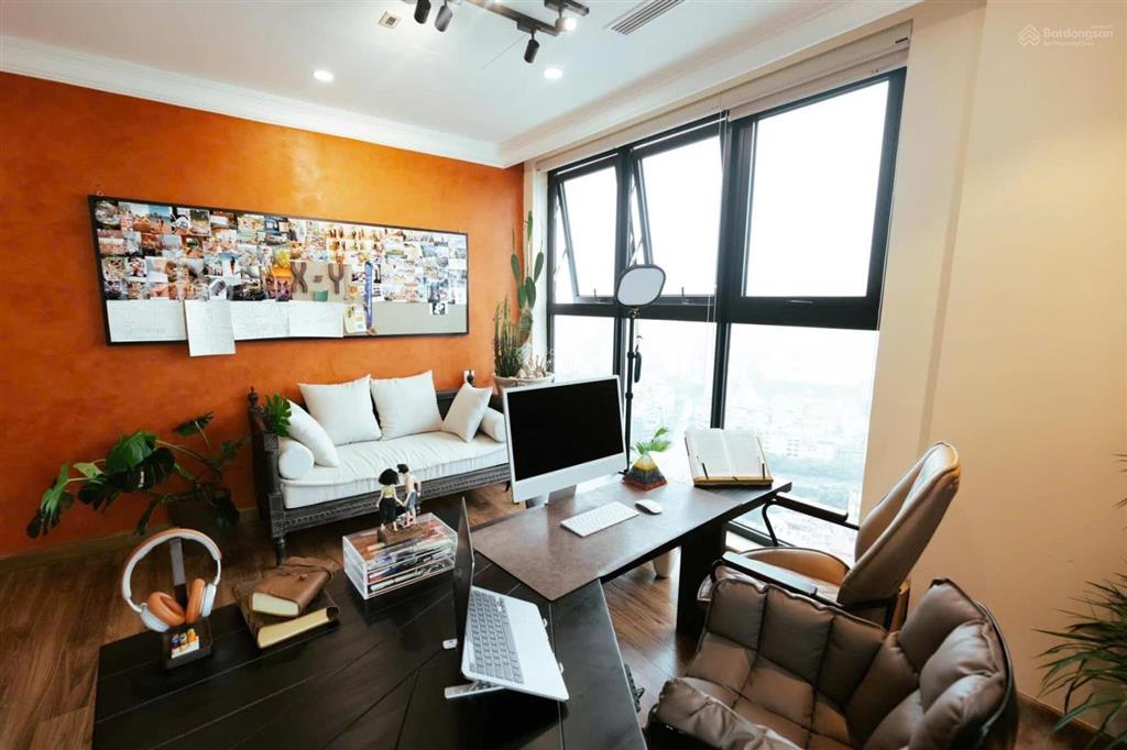 Chính chủ cần bán cc tsq euroland, mỗ lao 4n 3vs, 3 ban công 192m2 tầng trung view hồ trung văn