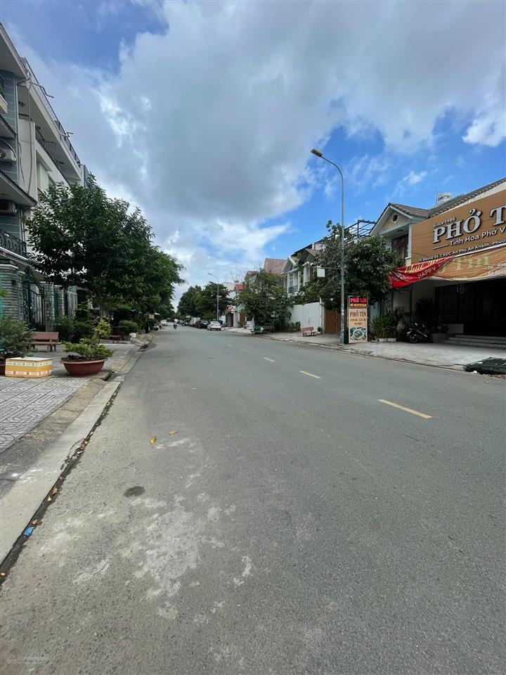 Bán nhanh căn nhà mt bùi tá hán, q2 không lỗi phong thủy. nhà 5 tầng. hđt 68tr/th. giá 20 tỷ tl