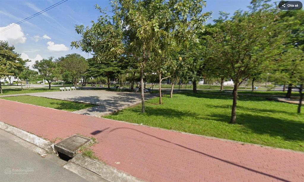 Cao đức lân còn sót 1 căn nhà duy nhất mt đường đối diện công viên. nhà 4 tầng  4x20  giá 19 tỷ