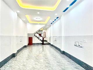 Nhà mặt tiền  ngay chợ  dt 105m2  2 tầng  ngay chợ bà hom  vị trí kd  sầm uất