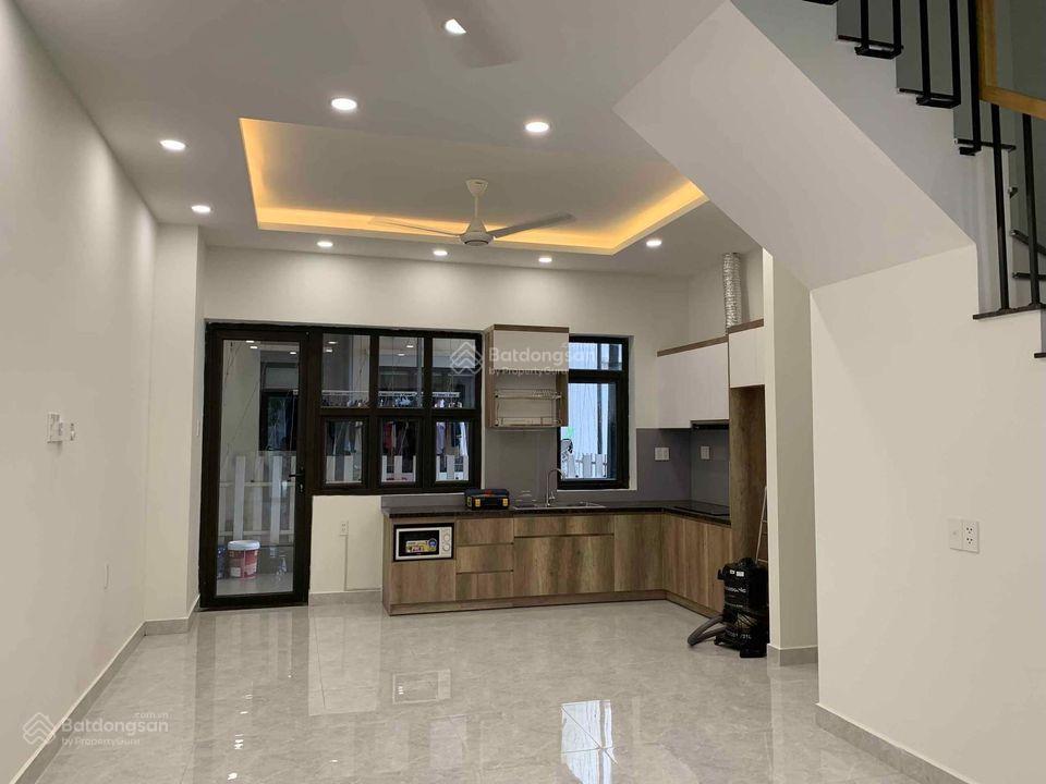 Cho thuê nhà 16tr 3 lầu 4pn 5x16m gần vòng xoay liên phường, đ xuân hợp, võ chí công.  0901 193 ***